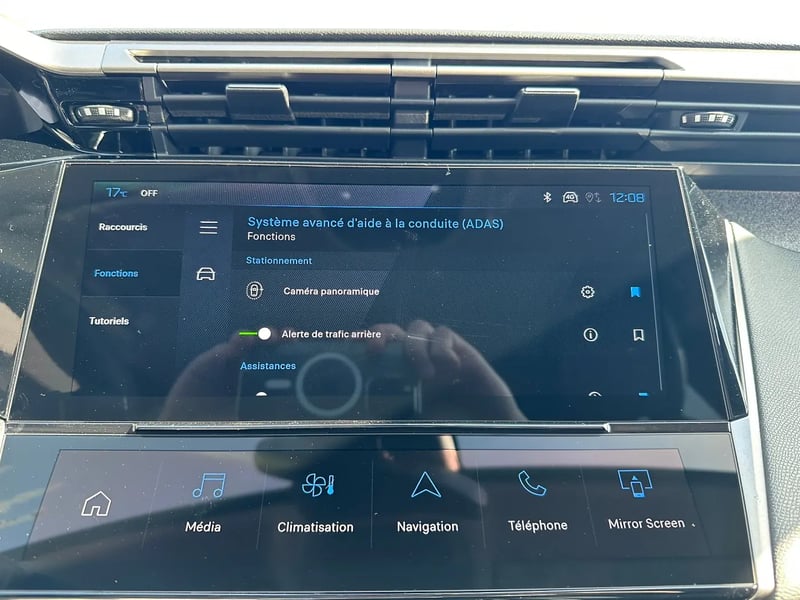 Photo de la voiture PEUGEOT 308 BlueHDi 130ch S&S EAT8 Allure