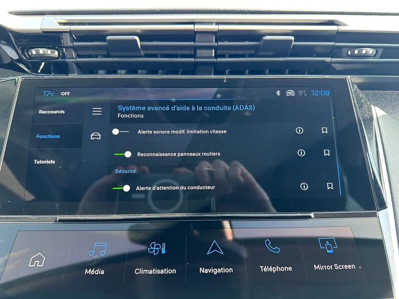 Photo de la voiture PEUGEOT 308 BlueHDi 130ch S&S EAT8 Allure