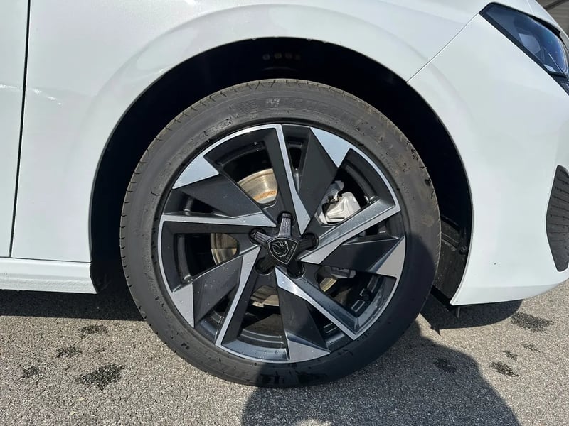 Photo de la voiture PEUGEOT 308 BlueHDi 130ch S&S EAT8 Allure