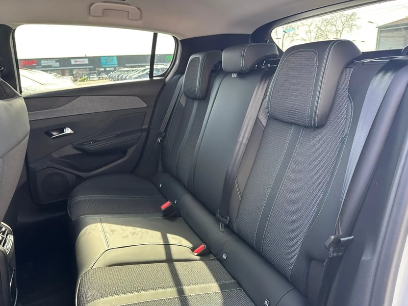 Photo de la voiture PEUGEOT 308 BlueHDi 130ch S&S EAT8 Allure