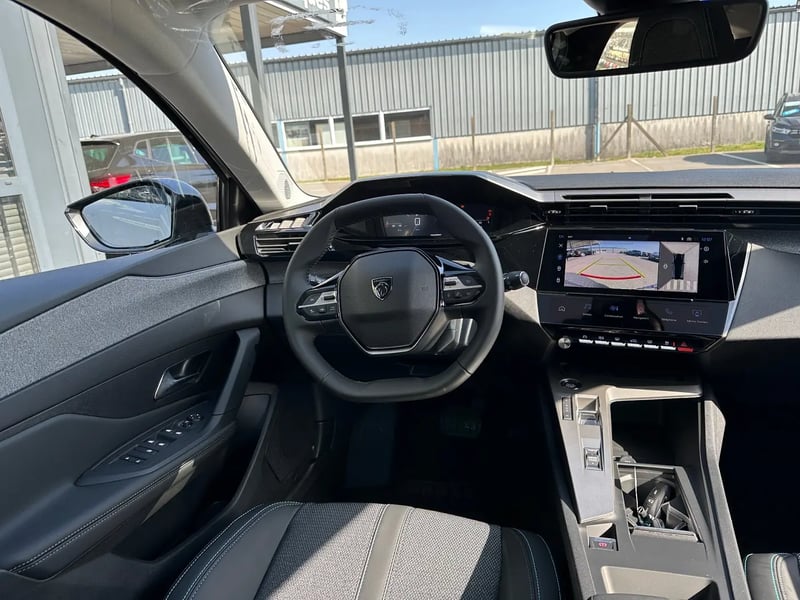 Photo de la voiture PEUGEOT 308 BlueHDi 130ch S&S EAT8 Allure