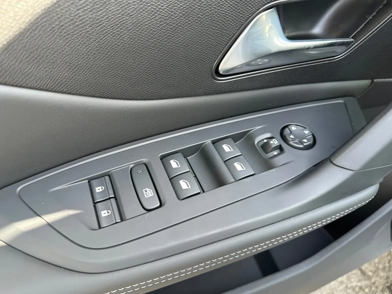 Photo de la voiture PEUGEOT 308 BlueHDi 130ch S&S EAT8 Allure