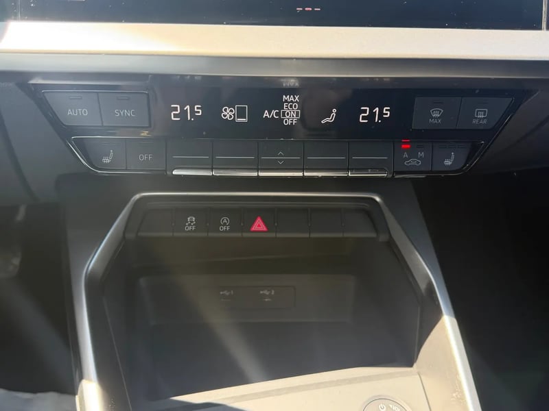 Photo de la voiture AUDI A3 SPORTBACK A3 Sportback 35 TFSI 150ch Design