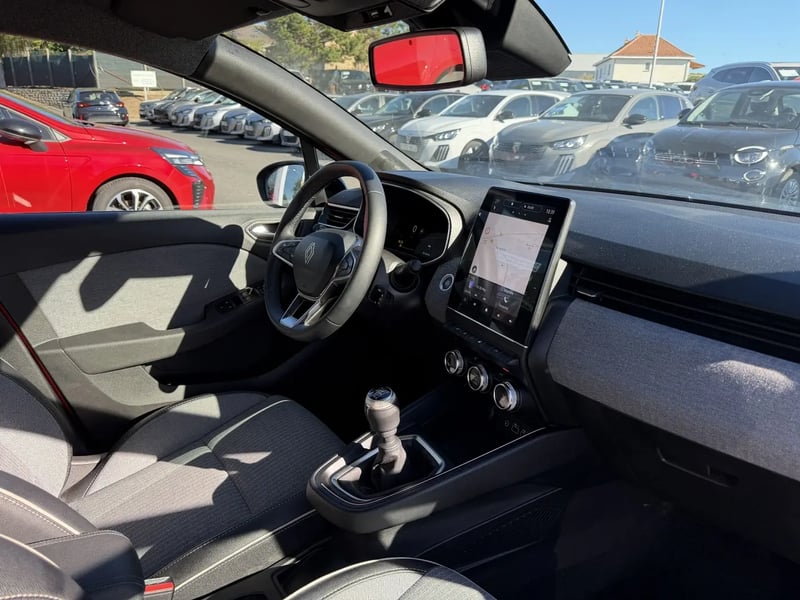 Photo de la voiture RENAULT CLIO V Eco-G 100 ch GSR2 Techno