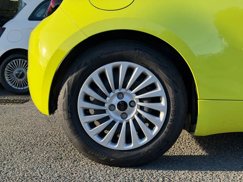 Photo de la voiture FIAT 500e BERLINE 500 e 95 ch Nouvelle 500