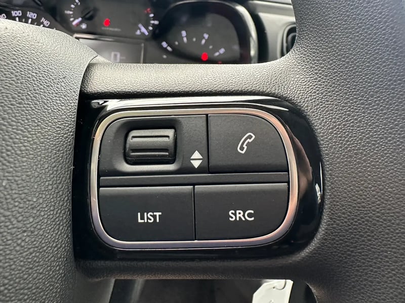 Photo de la voiture CITROEN C3 PureTech 83 S&S BVM5 Feel Pack
