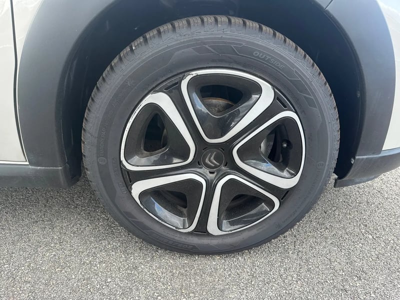 Photo de la voiture CITROEN C3 PureTech 83 S&S BVM5 Feel Pack