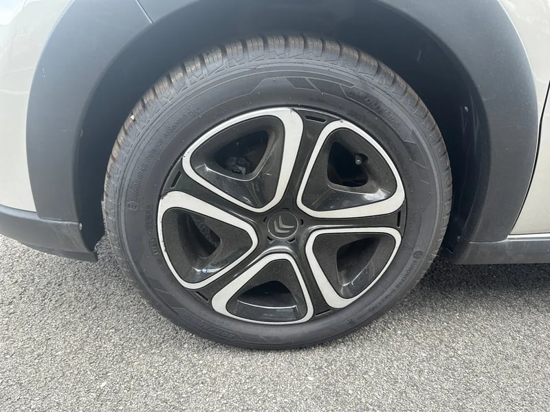 Photo de la voiture CITROEN C3 PureTech 83 S&S BVM5 Feel Pack