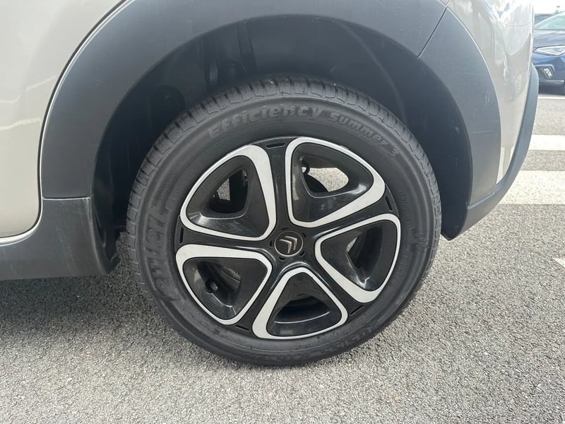 Photo de la voiture CITROEN C3 PureTech 83 S&S BVM5 Feel Pack