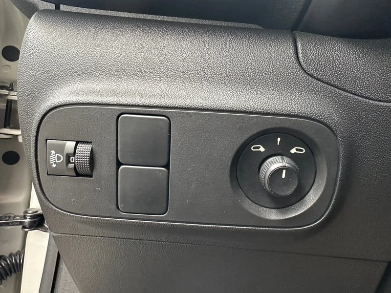 Photo de la voiture CITROEN C3 PureTech 83 S&S BVM5 Feel Pack