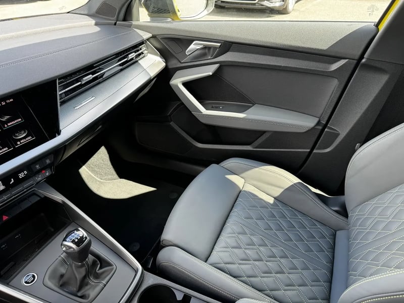 Photo de la voiture AUDI A3 SPORTBACK 30 TFSI 110 S Line