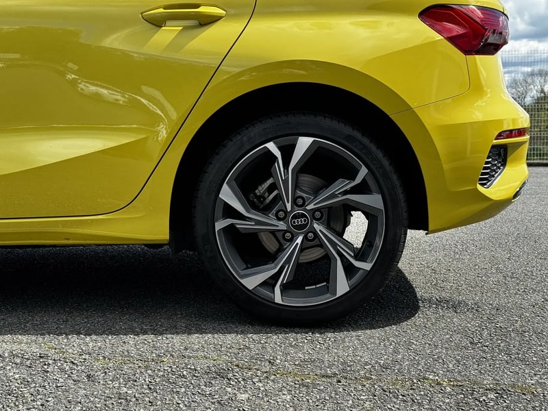 Photo de la voiture AUDI A3 SPORTBACK 30 TFSI 110 S Line