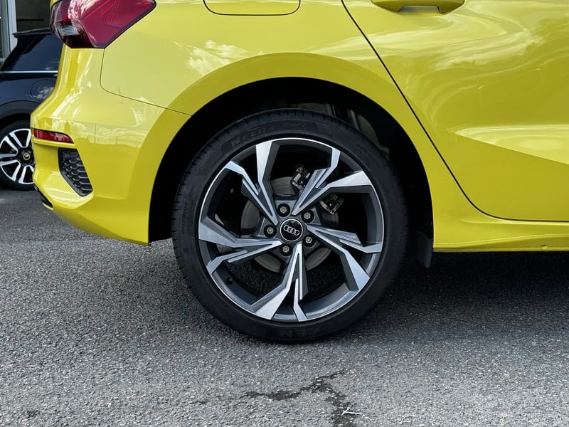 Photo de la voiture AUDI A3 SPORTBACK 30 TFSI 110 S Line