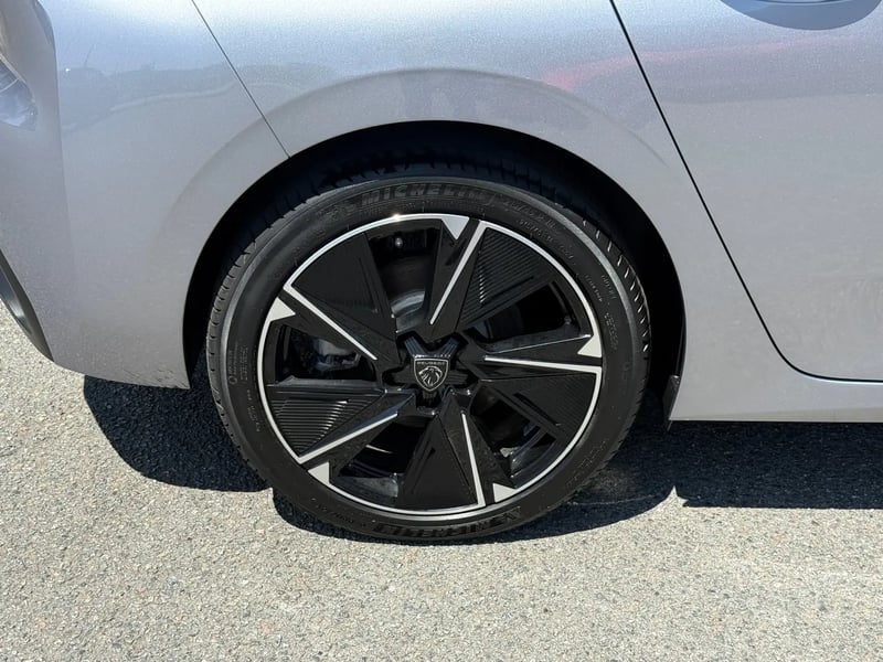 Photo de la voiture PEUGEOT 308 ELECTRIQUE 54 kWh 156ch Style