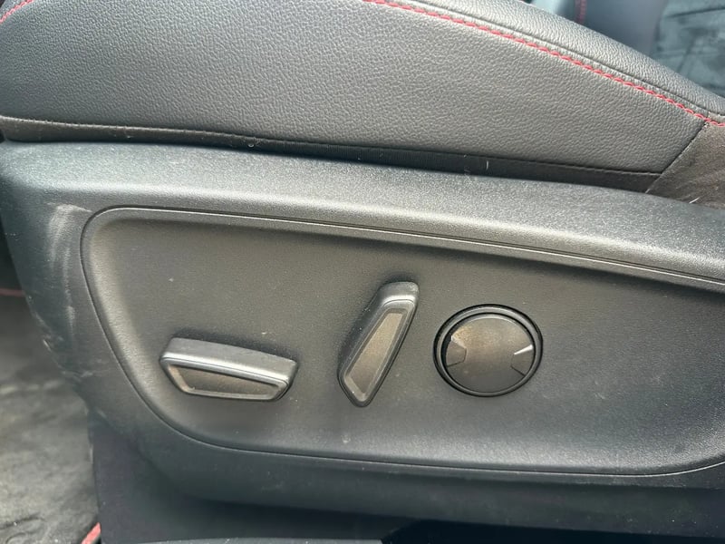 Photo de la voiture FORD KUGA 2.0 EcoBlue 120 S&S BVM6 ST-Line - 5P