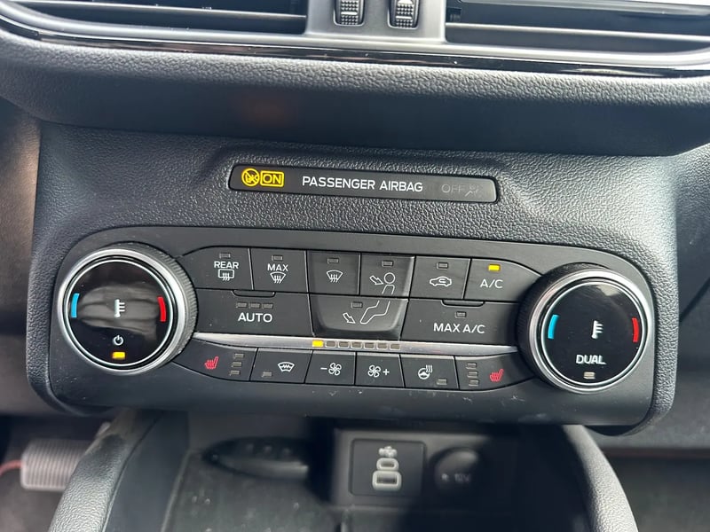 Photo de la voiture FORD KUGA 2.0 EcoBlue 120 S&S BVM6 ST-Line - 5P