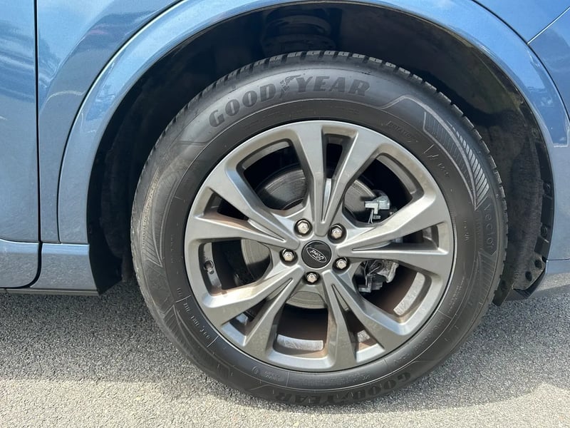 Photo de la voiture FORD KUGA 2.0 EcoBlue 120 S&S BVM6 ST-Line - 5P