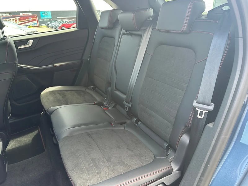 Photo de la voiture FORD KUGA 2.0 EcoBlue 120 S&S BVM6 ST-Line - 5P