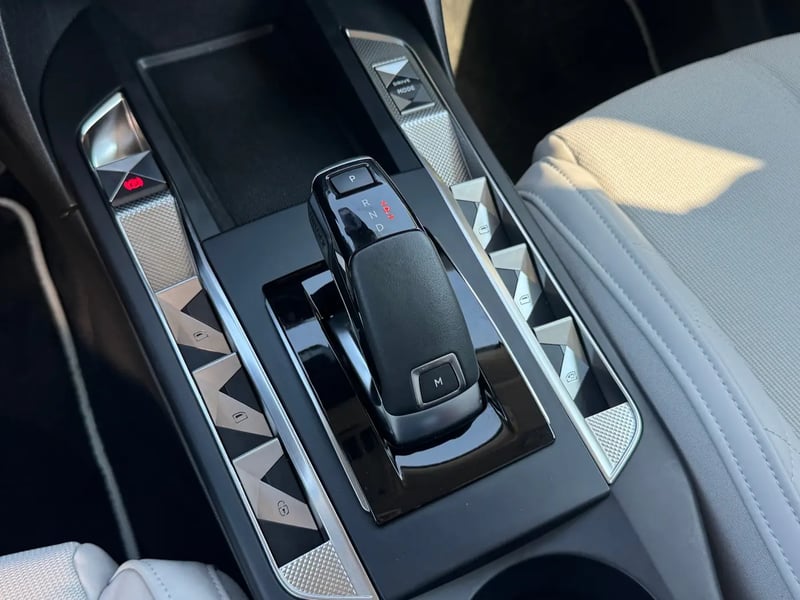 Photo de la voiture DS DS 3 PureTech 130 EAT8 Esprit de Voyage