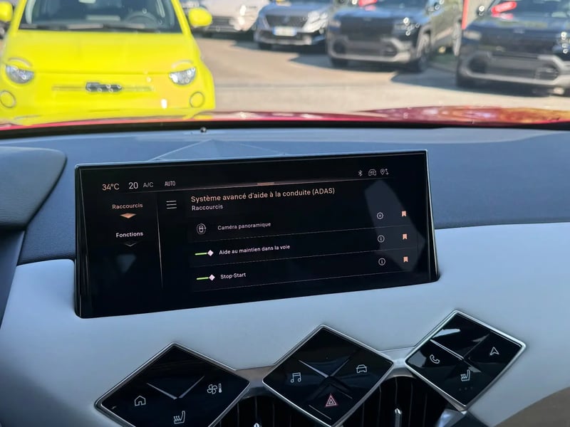 Photo de la voiture DS DS 3 PureTech 130 EAT8 Esprit de Voyage