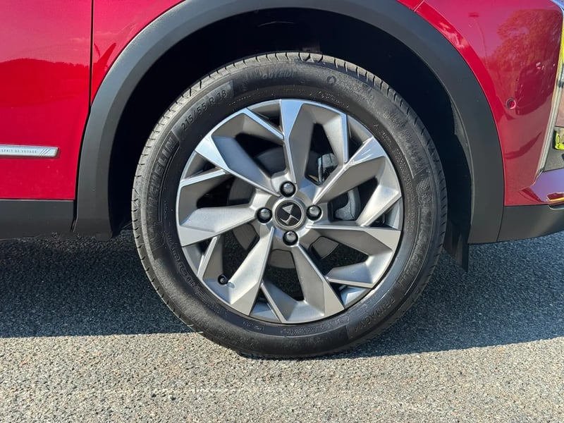 Photo de la voiture DS DS 3 PureTech 130 EAT8 Esprit de Voyage