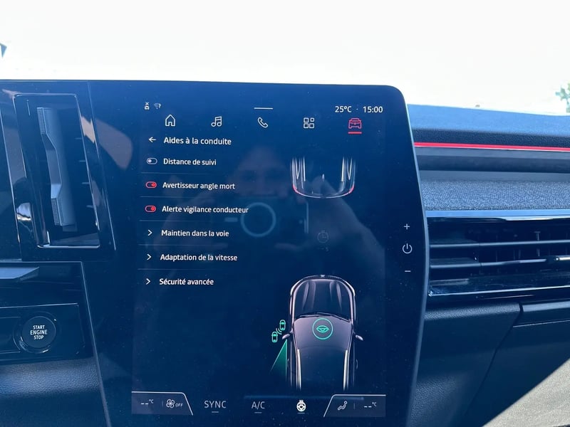 Photo de la voiture RENAULT ESPACE VI E-Tech hybrid 200 Techno