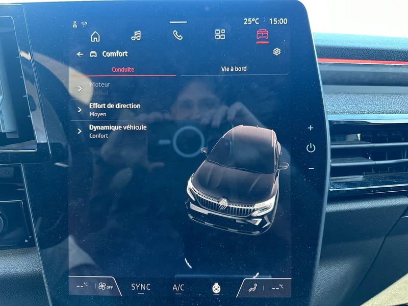 Photo de la voiture RENAULT ESPACE VI E-Tech hybrid 200 Techno