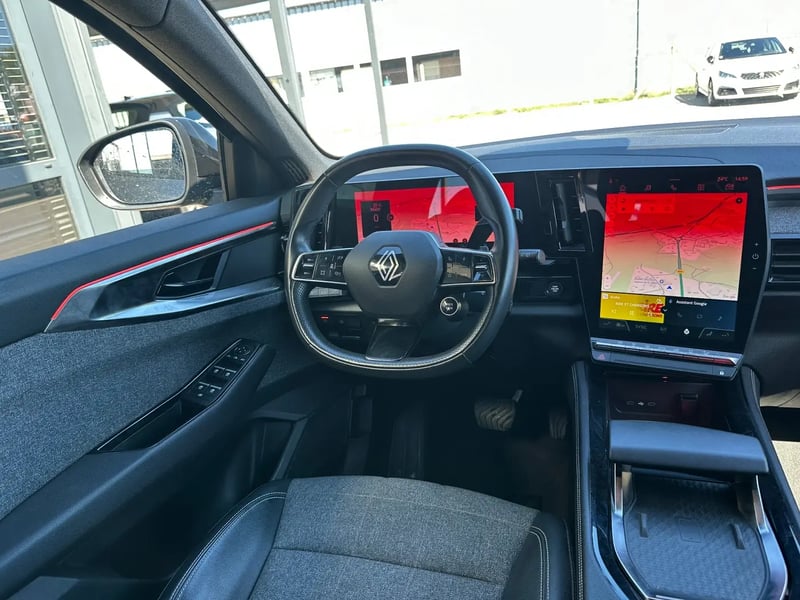 Photo de la voiture RENAULT ESPACE VI E-Tech hybrid 200 Techno