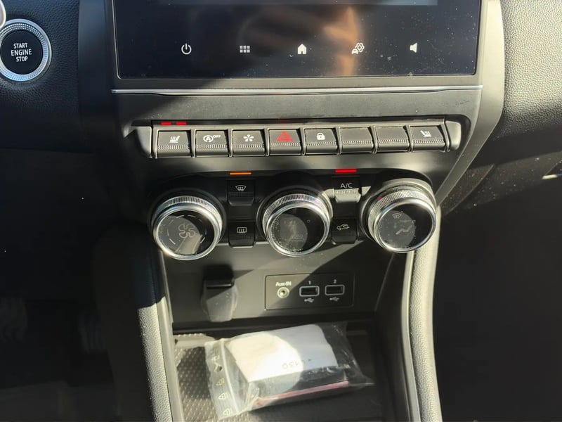 Photo de la voiture RENAULT CAPTUR TCe 90 Intens