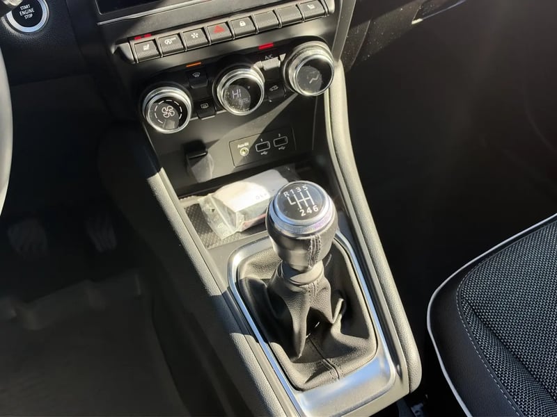 Photo de la voiture RENAULT CAPTUR TCe 90 Intens