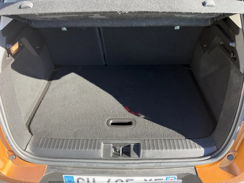 Photo de la voiture RENAULT CAPTUR TCe 90 Intens