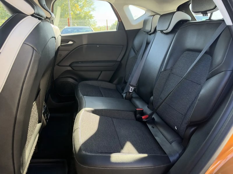 Photo de la voiture RENAULT CAPTUR TCe 90 Intens