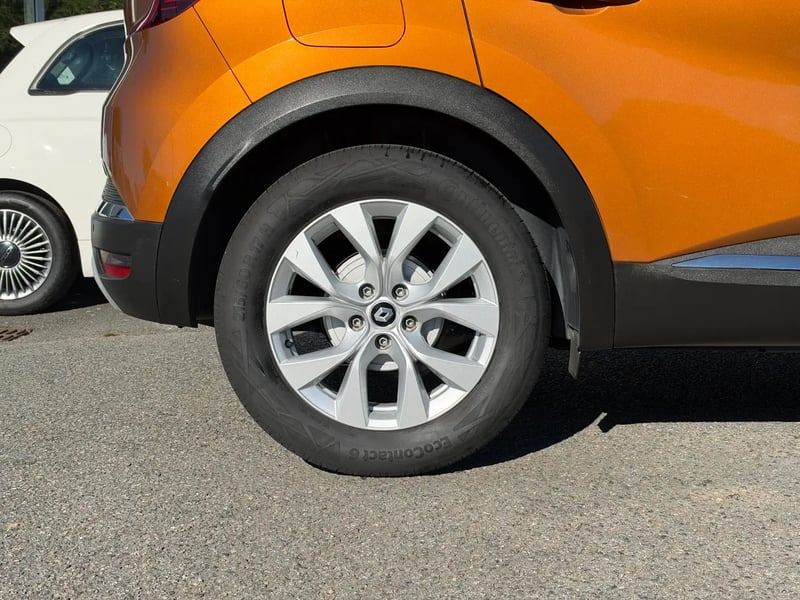 Photo de la voiture RENAULT CAPTUR TCe 90 Intens