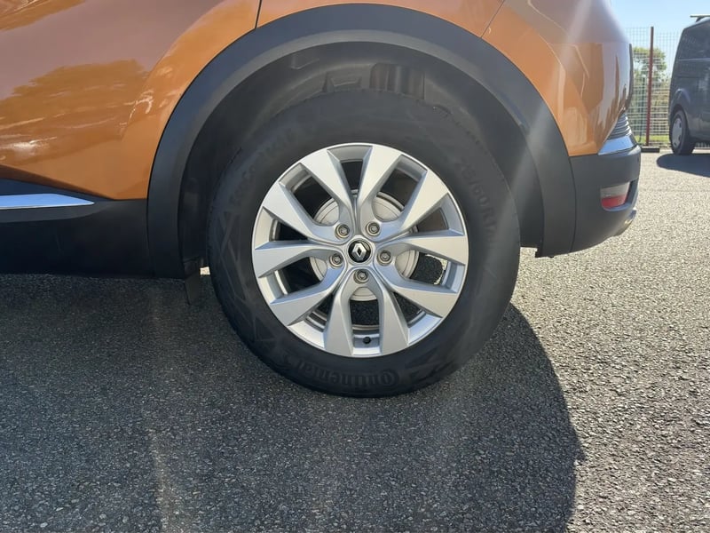 Photo de la voiture RENAULT CAPTUR TCe 90 Intens