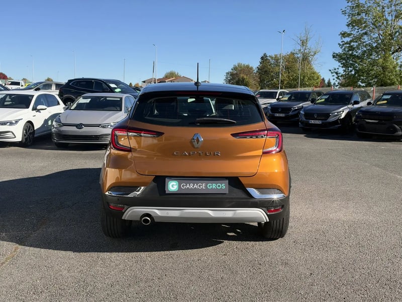 Photo de la voiture RENAULT CAPTUR TCe 90 Intens