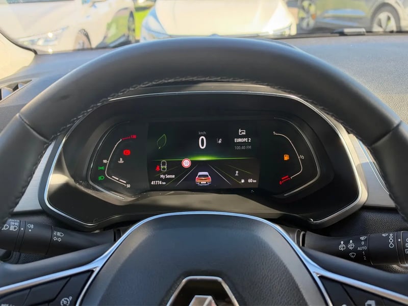 Photo de la voiture RENAULT CAPTUR TCe 90 Intens