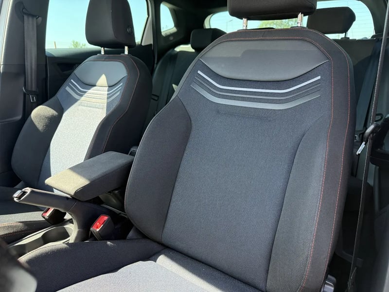 Photo de la voiture SEAT IBIZA 1.0 TSI 110 ch S/S BVM6 FR