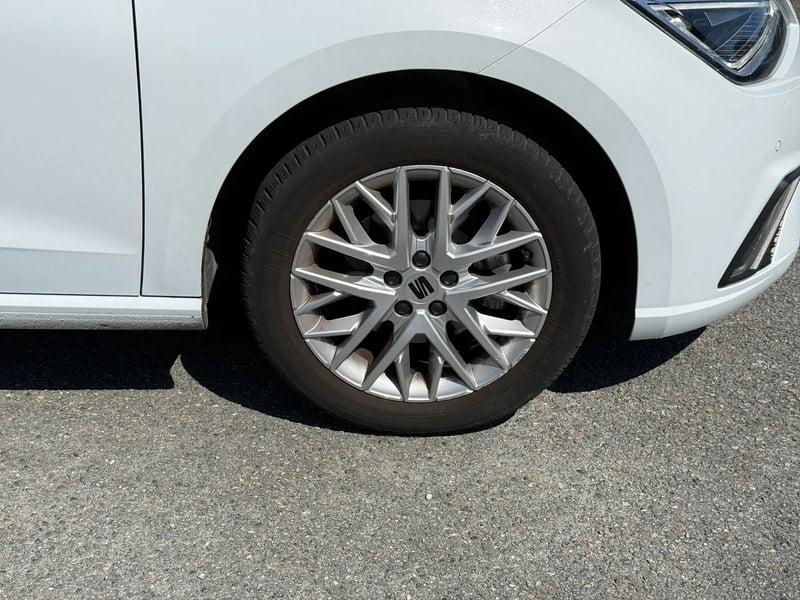 Photo de la voiture SEAT IBIZA 1.0 TSI 110 ch S/S BVM6 FR