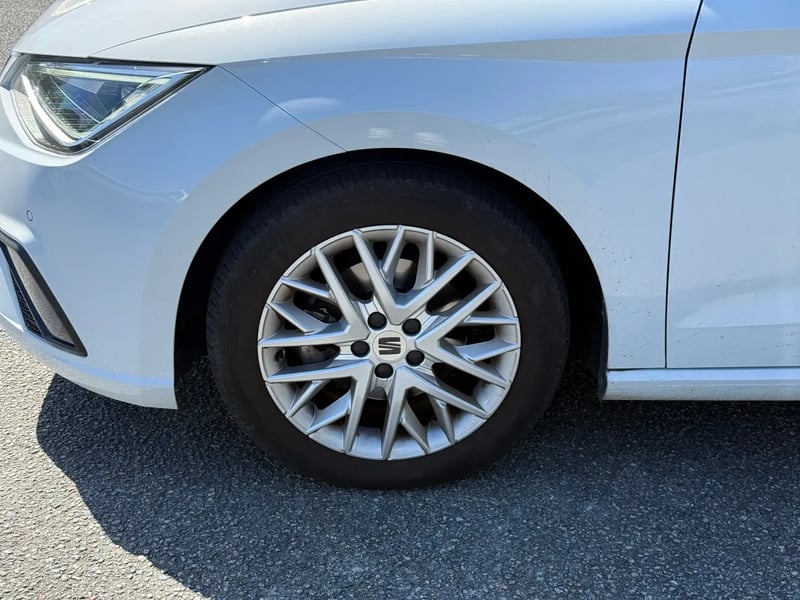Photo de la voiture SEAT IBIZA 1.0 TSI 110 ch S/S BVM6 FR