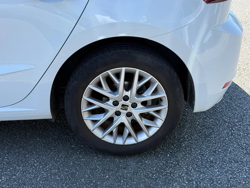 Photo de la voiture SEAT IBIZA 1.0 TSI 110 ch S/S BVM6 FR