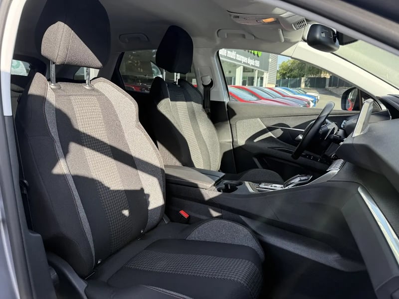 Photo de la voiture PEUGEOT 3008 BUSINESS BlueHDi 130ch S&S EAT8 Active Business