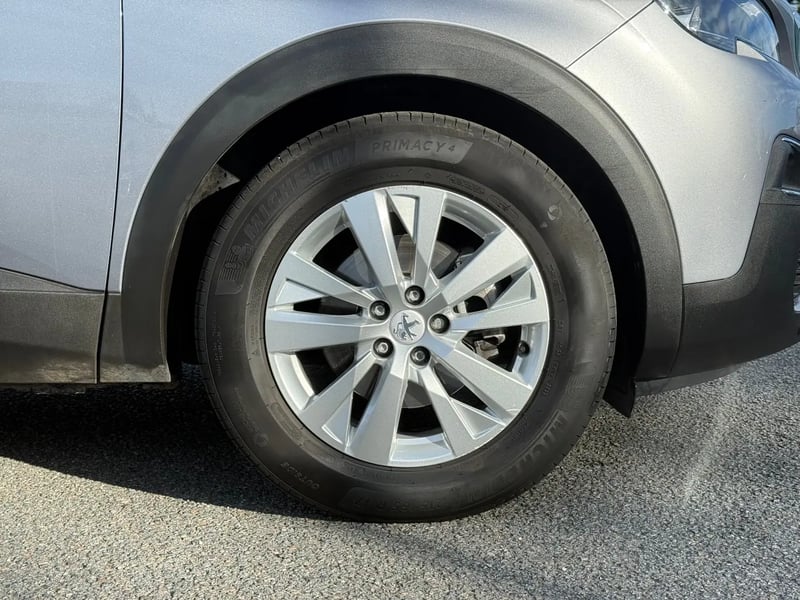 Photo de la voiture PEUGEOT 3008 BUSINESS BlueHDi 130ch S&S EAT8 Active Business