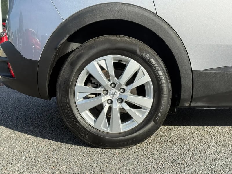 Photo de la voiture PEUGEOT 3008 BUSINESS BlueHDi 130ch S&S EAT8 Active Business