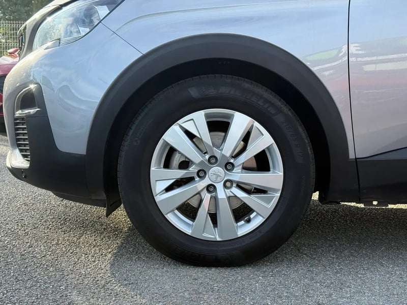 Photo de la voiture PEUGEOT 3008 BUSINESS BlueHDi 130ch S&S EAT8 Active Business