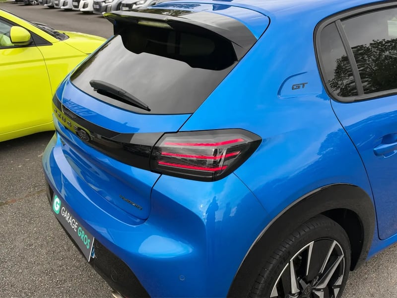 Photo de la voiture PEUGEOT 208 Hybrid 100 e-DCS6 GT