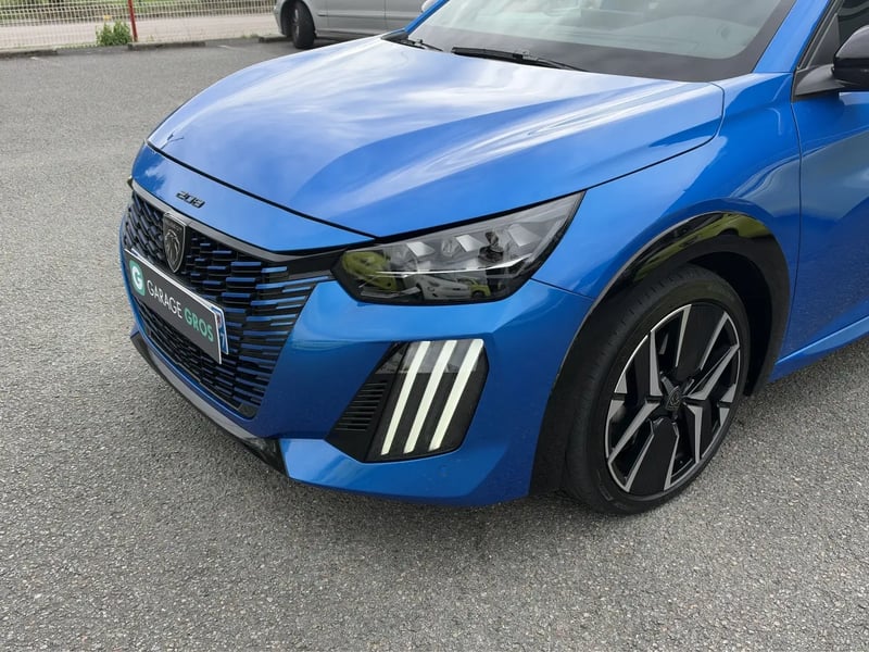Photo de la voiture PEUGEOT 208 Hybrid 100 e-DCS6 GT