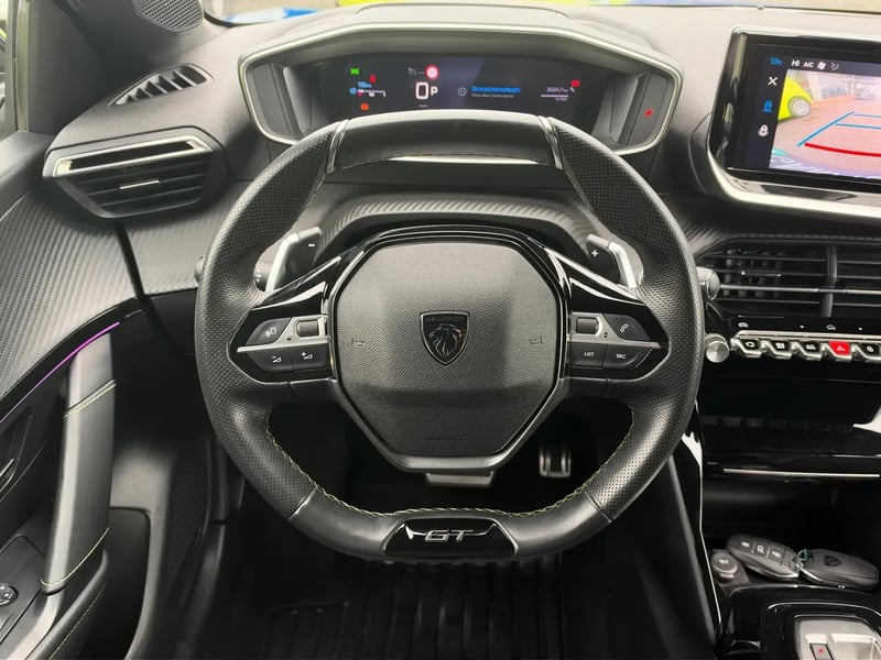 Photo de la voiture PEUGEOT 208 Hybrid 100 e-DCS6 GT