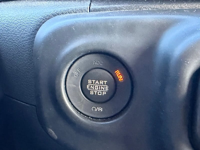 Photo de la voiture JEEP WRANGLER Unlimited 4xe 2.0 l T 380 ch PHEV 4x4 BVA8 Sahara
