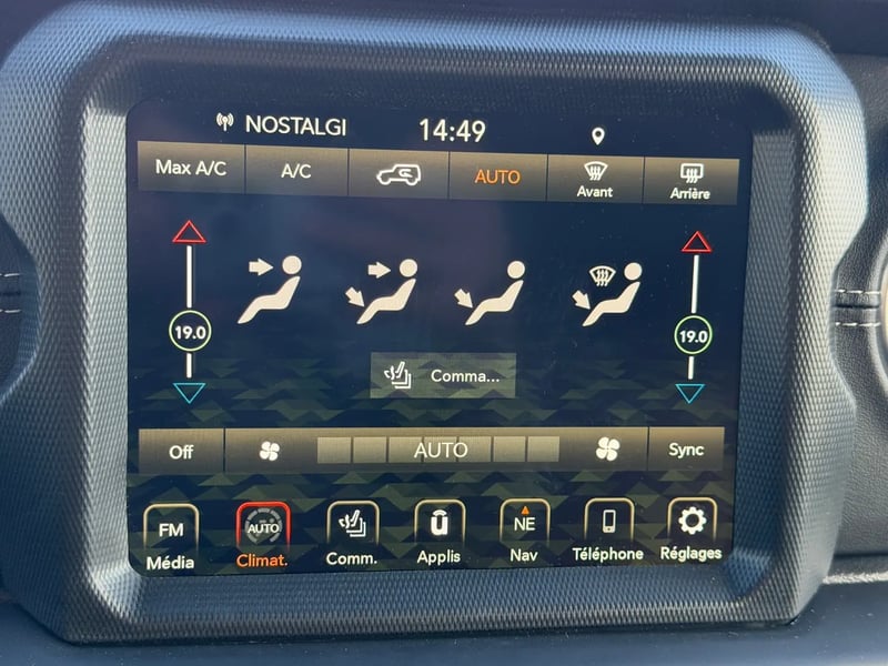 Photo de la voiture JEEP WRANGLER Unlimited 4xe 2.0 l T 380 ch PHEV 4x4 BVA8 Sahara