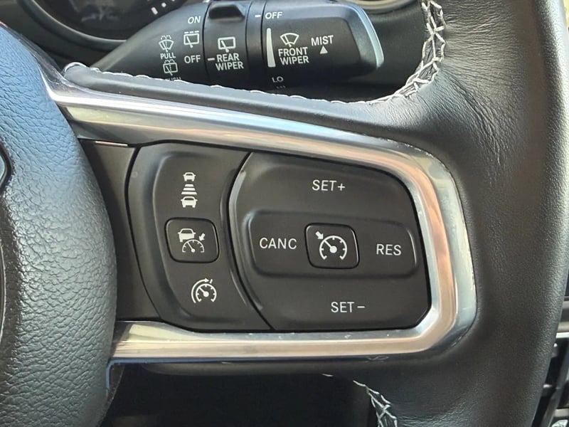 Photo de la voiture JEEP WRANGLER Unlimited 4xe 2.0 l T 380 ch PHEV 4x4 BVA8 Sahara